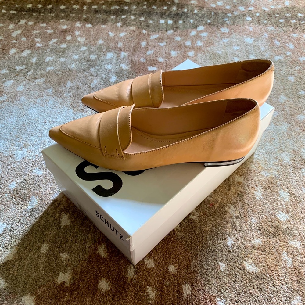 Schutz 7 Elise tan leather loafers